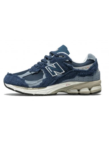 New Balance 2002R Protection Pack Navy est présent 